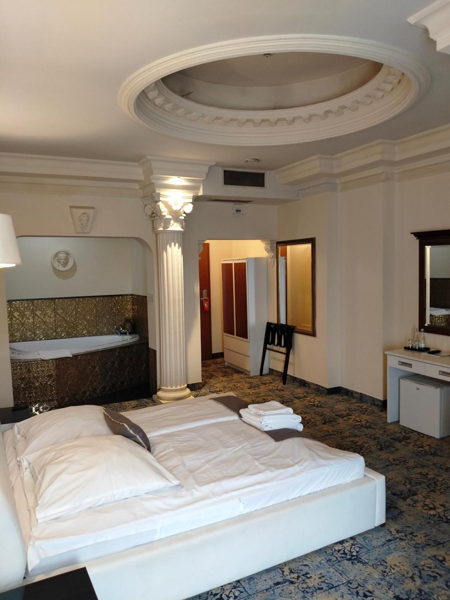 Hotel Venecia Palace Michałowice المظهر الخارجي الصورة
