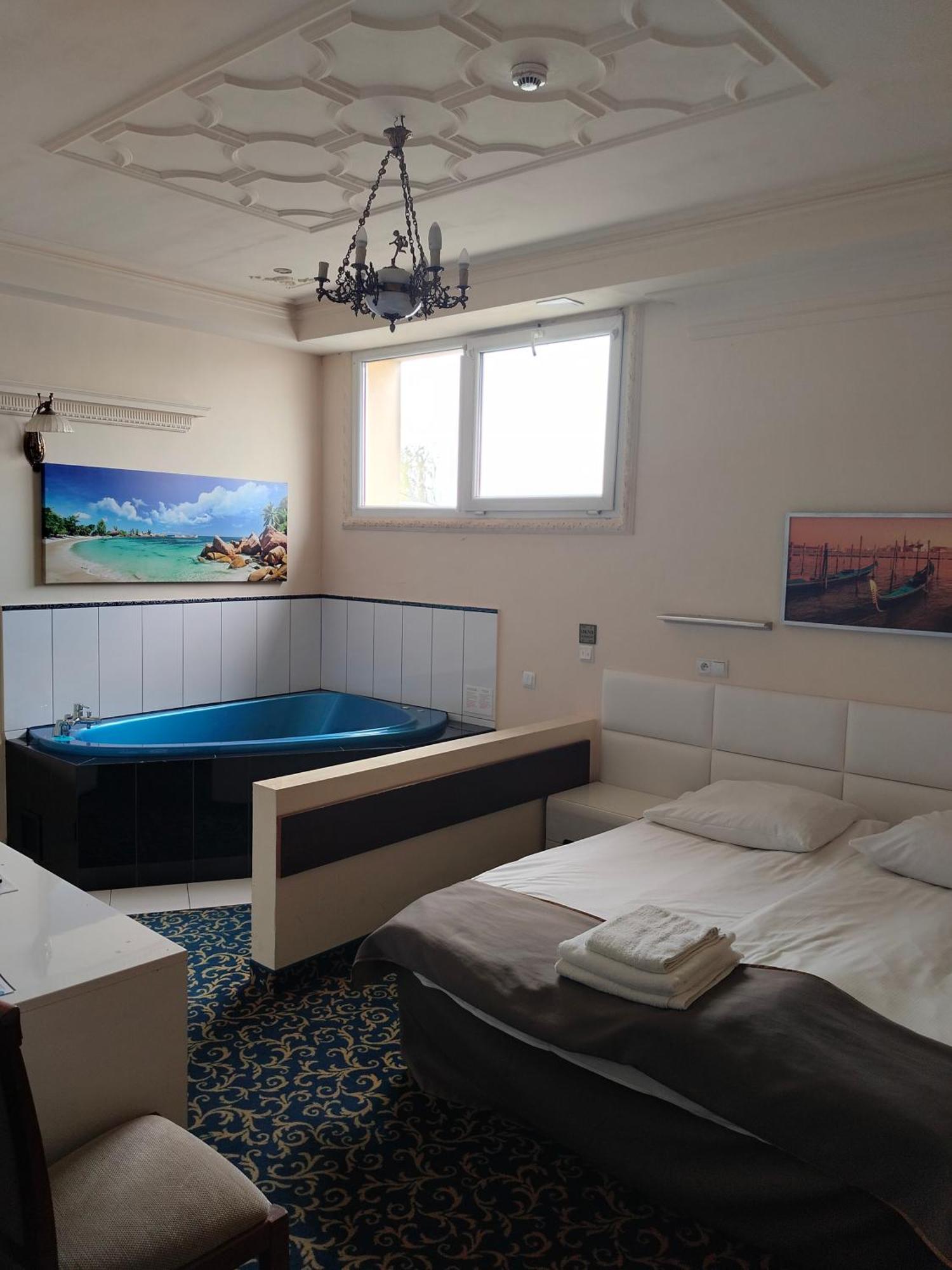 Hotel Venecia Palace Michałowice المظهر الخارجي الصورة