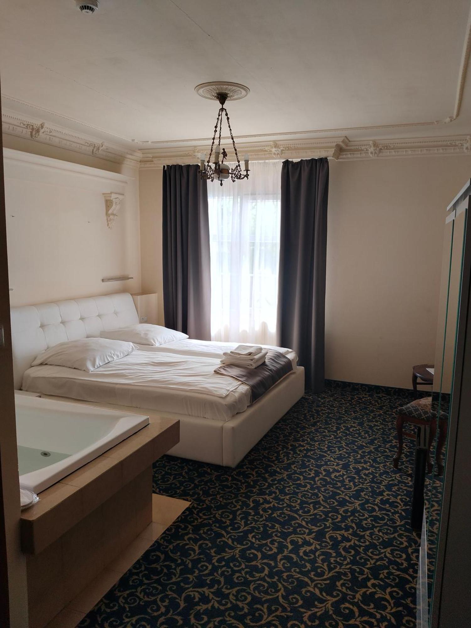 Hotel Venecia Palace Michałowice المظهر الخارجي الصورة